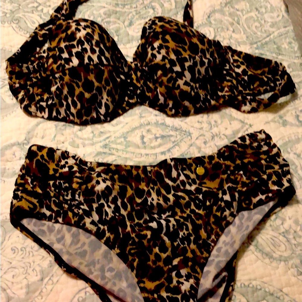 Venus size 8 leopard bandeau top and high rise bottom